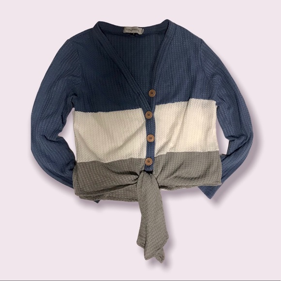 🌟SALE 2/$10.00‼️ Luna Tuccini Blue/White Color-Block Tie-Front Top, Size M - Picture 5 of 9